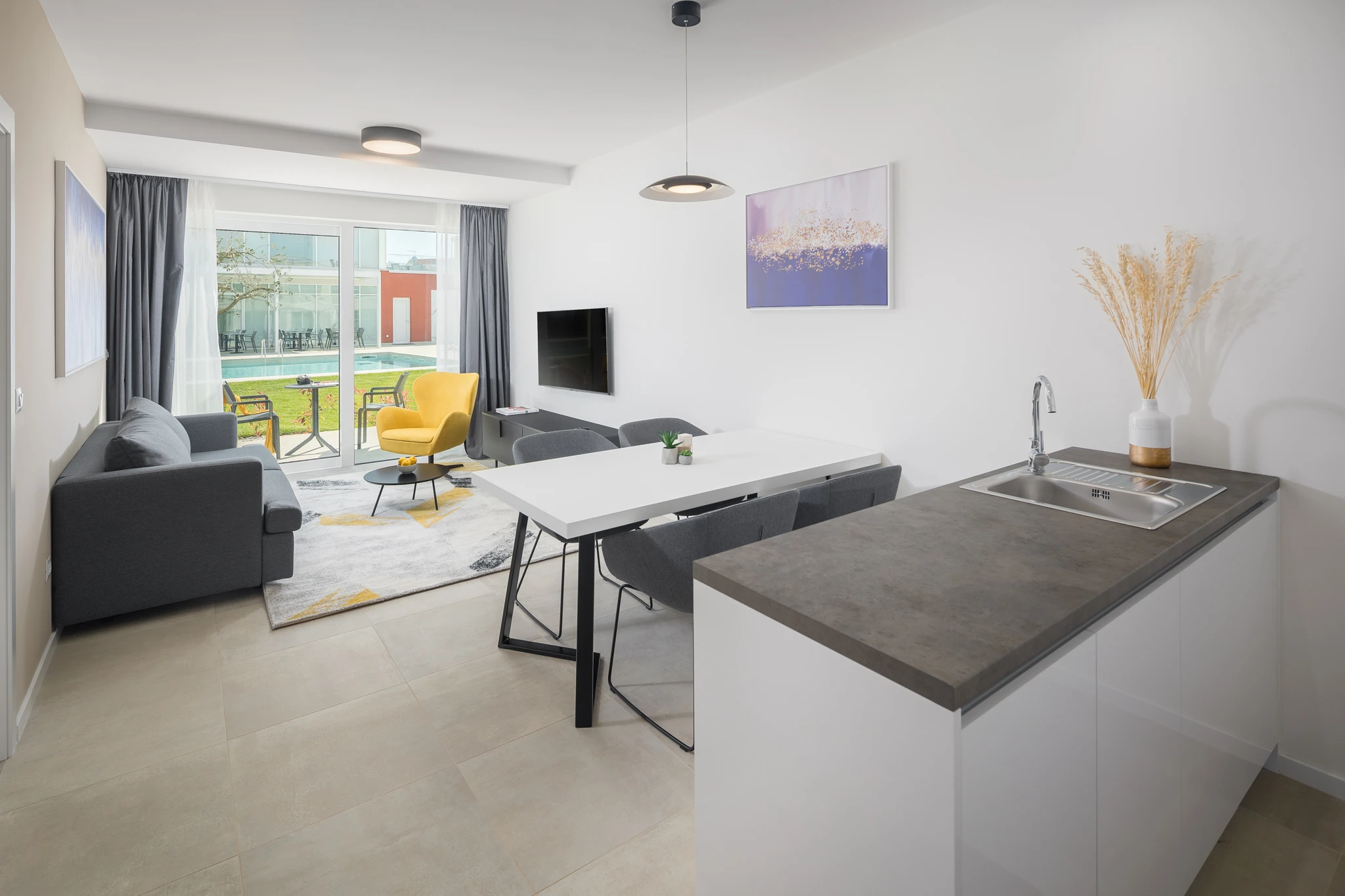 One-Bedroom Apartment with Terrace